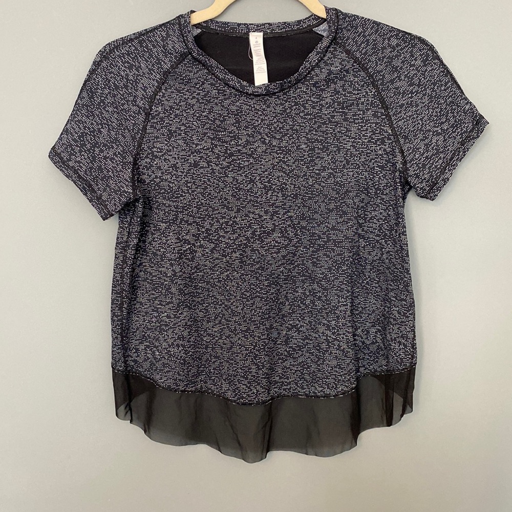 Lululemon Swingback Black and White Top Size 4